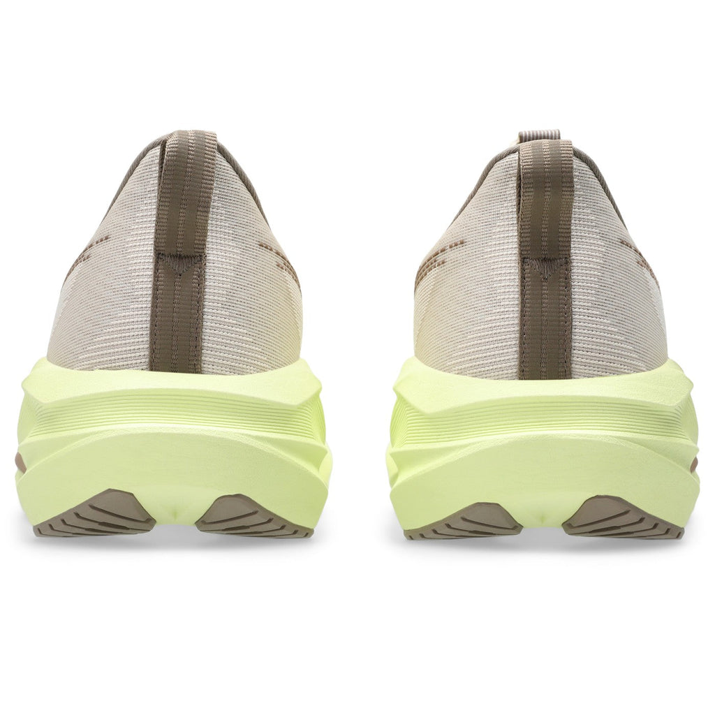 ASICS Novablast 5 Femme Beige-Vert citron / Mineral Beige-Taupe Grey — vue arrière (1012B765-250)